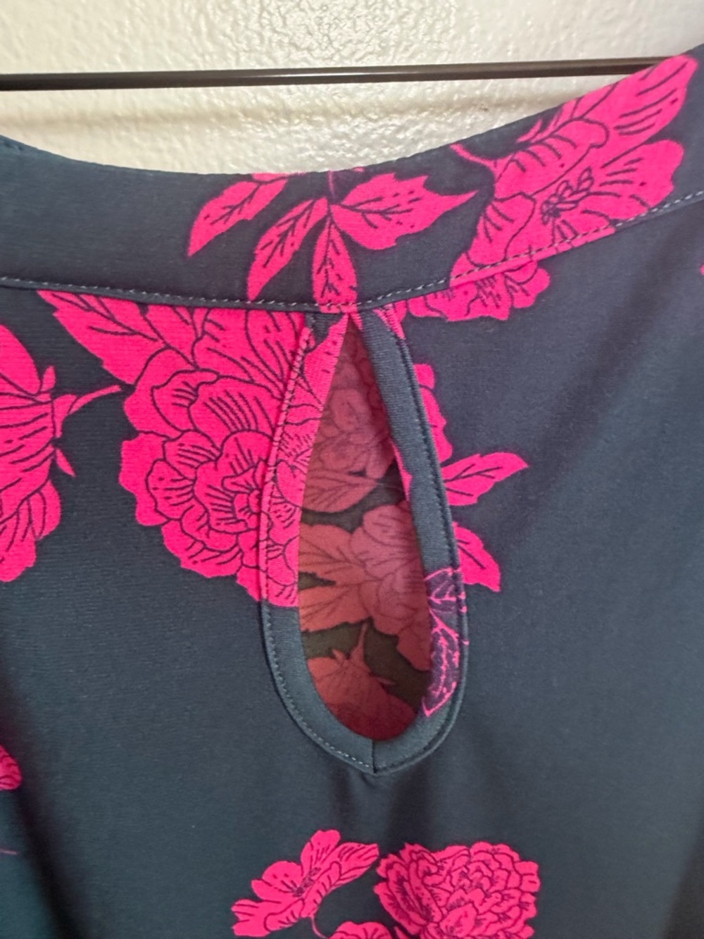 torrid 4 Navy Halter Tank Top with Pink Floral Print 4X - Picture 7 of 8